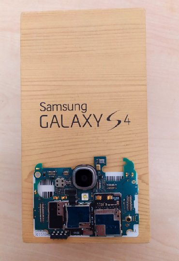 iphone s4 v Azərbaycan | Samsung: Samsung Galaxy S4