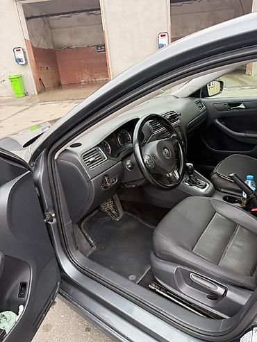 bmv satisi: Volkswagen Jetta: 2.5 l | Sedan — 6