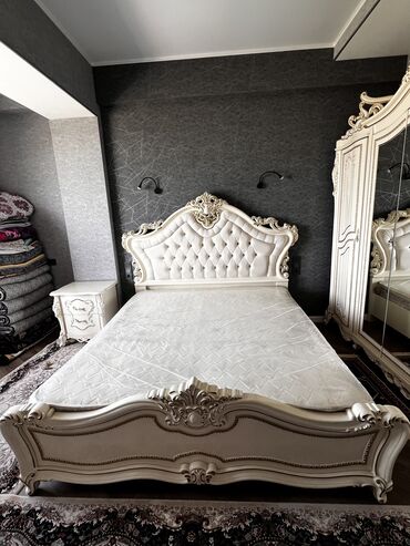 мебель для спальни бу: Спальный гарнитур, Двуспальная кровать, Шкаф, Тумба, Б/у
