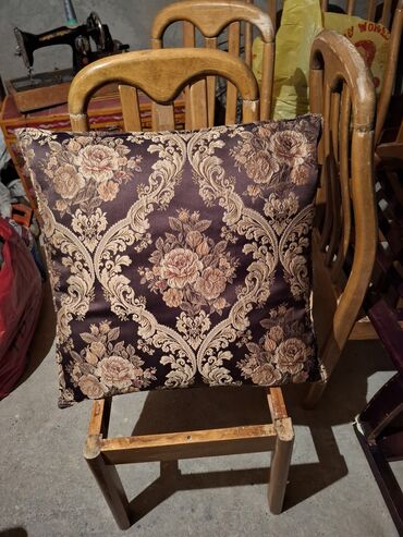 покрывала на диван: Divan paduskasi ucun uzluk cixol satilir 10 denedi almiriq isteyen