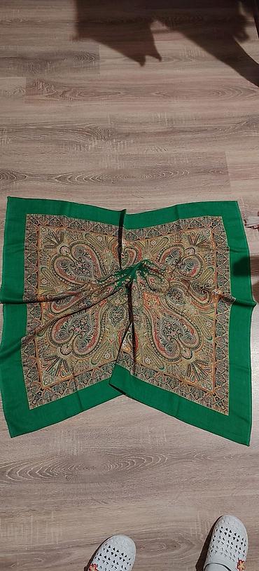 baş örtüsü: Qâdimi. Kasinka illârindi. Başi cixan bilâr nânâmnân qalib. Başi — 2