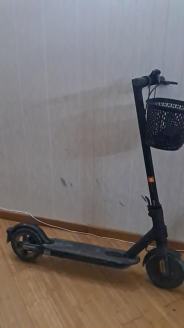 Xiaomi Mi Electric Scooter (qara) — şəhər üçün praktiki elektrik