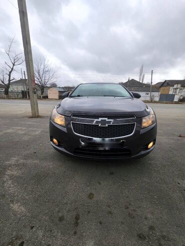 chevrolet cruze led stop: Chevrolet Cruze: 1.4 l | 2013 il 235000 km Sedan