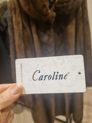 Kürklər: Pocti teze şubadi 2-3 defe geyinilib. Kristina magazasinnan alinib — 10