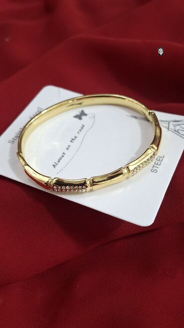 Bilərziklər: Qızılı rəngli, paslanmayan poladdan (STEEL) bəzək bilərziyi. Oval -da lalafo.az — 11 Bilərziklər: Qızılı rəngli, paslanmayan poladdan (STEEL) bəzək bilərziyi. Oval — 11