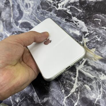 Apple iPhone: IPhone 11, Б/у, 64 ГБ, Белый, Чехол, 100 % — 14