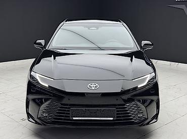 голльф 2: Toyota Camry: 2025 г., 2.5 л, Автомат, Бензин, Седан — 4