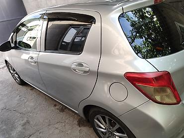 витс ярис: Toyota Yaris: 2012 г., Хэтчбэк — 4