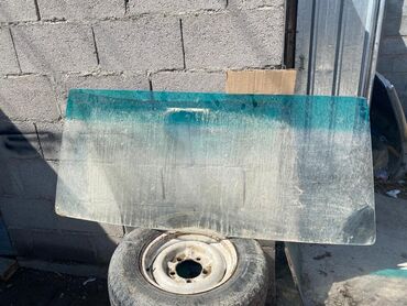 лобовое стекло на мерседес 124 в Кыргызстан | Аксессуары для авто: Лобовое стекло тайота, модель не знаю