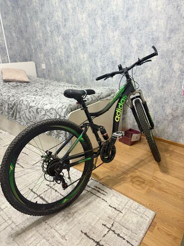 Şəhər velosipedləri: İşlənmiş Şəhər velosipedi Adidas, 29", sürətlərin sayı: 10, Pulsuz çatdırılma