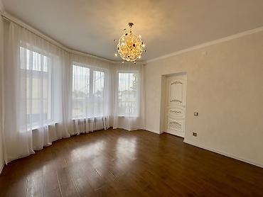 Үйлөрдү сатуу: 4 бөлмө, 160 м², 4 соток, Төмөнкү Ала-Арча, Риелтор — 10