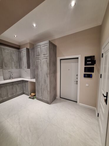 Yeni tikili: 2 otaqlı, Yeni tikili, m. 8 Noyabr, 73 kv. m — 18