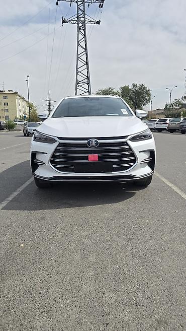 BYD Tang: 2021 г., 1.5 л, Автомат, Электромобиль, Внедорожник