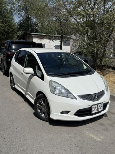 аато в рассрочку: Honda FIT RS Год: 2009 Обьем: 1.5 Пробег: 131 000 Продаю в хорошем