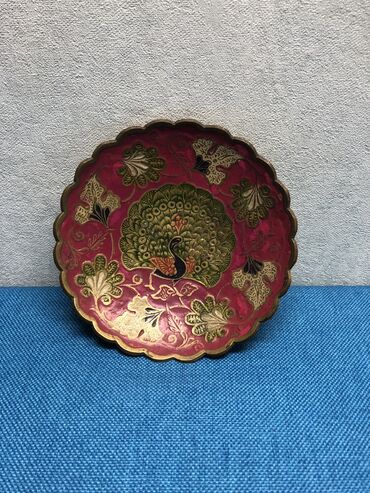 Sikkələr: Antik Latun Nelbeki ve murebbe qabi qiymet 1 eded ucun . 3 eded var — 5