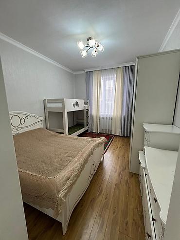 Үйлөрдү сатуу: 5 бөлмө, 130 м², 4 соток, Төмөнкү Ала-Арча, Менчик ээси — 6