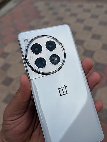 Мобильные телефоны: OnePlus 12, Б/у, 1 ТБ, цвет - Белый, 2 SIM — 6