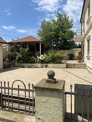 sadliq evi: 6 otaqlı, 300 kv. m, Orta təmir — 10