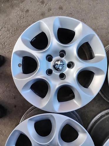 kompletni točkovi: Alu felne R16 Alfa Romeo 5x110. Alu felne R16 Alfa Romeo 5x110 7jx16H2 — 3