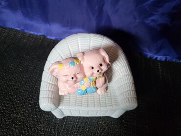 Ostali kućni dekor: Porcelanska nova sparkasa,ukras,vintaz. Visina. 10cm — 4