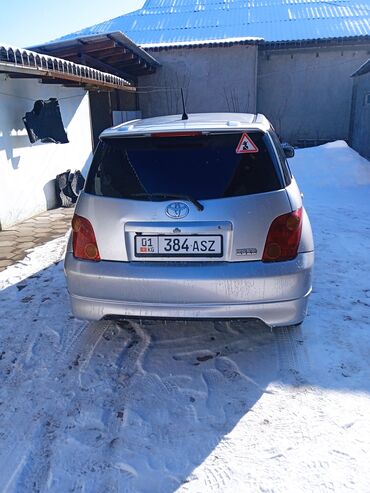 Toyota: Toyota ist: 2002 г., 1.5 л, Автомат, Бензин, Хэтчбэк