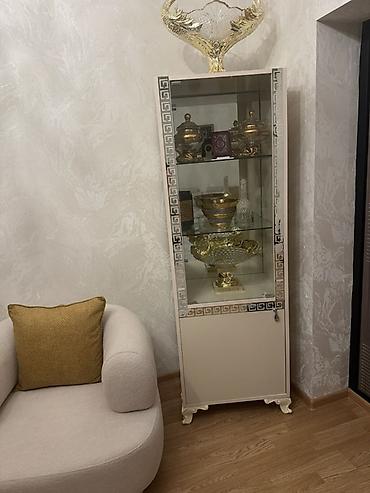 Şüşəli vitrin şkaf - Material: MDF korpus, ön hissə tam şüşə vitrin - lalafo.az -da Şüşəli vitrin şkaf - Material: MDF korpus, ön hissə tam şüşə vitrin -