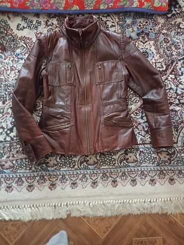 Кожаные куртки: Кожаная куртка, Классическая модель, Натуральная кожа, Приталенная модель, M (EU 38), L (EU 40), XL (EU 42)