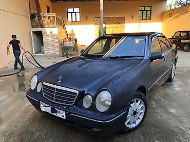 Mercedes-Benz: Mercedes-Benz 270: 2.7 l | 2000 il Sedan — 1