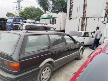 Volkswagen: Volkswagen Passat: 1991 г., 1.8 л, Механика, Газ, Универсал