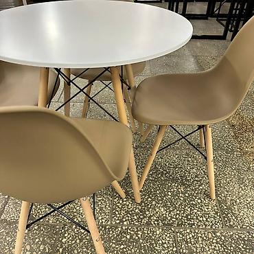 cha: Стол Eames 80х75 с 4 стульями

Обеденный стол
Кухонный стол
Комплект — 3
