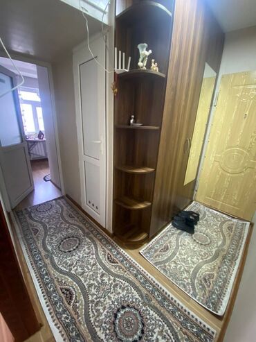 Uzunmüddətli kirayə mənzillər: Nizami rayonu, Neftçilər metrosunun yanında, köhnə tikili, 5 mərtəbəli — 10