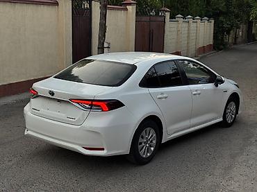 11600: Toyota Corolla: 2020 г., 1.8 л, Вариатор, Гибрид, Седан — 5