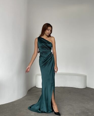 платье зеленое: Вечернее платье, Русалка, Длинная модель, Шелк, Без рукавов, Шлейф, S (EU 36), M (EU 38)