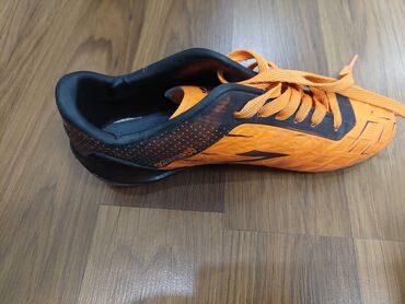 futbol ayakkabıları: Salam.Türkiyənin lig futbol mallarına aiddir razmer 36