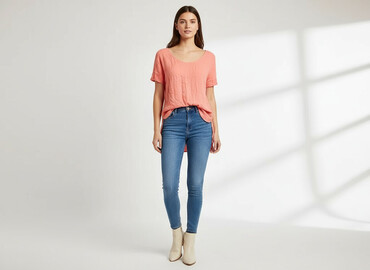 t shirty miu miu: Stradivarius, Women`s T-shirt, size M