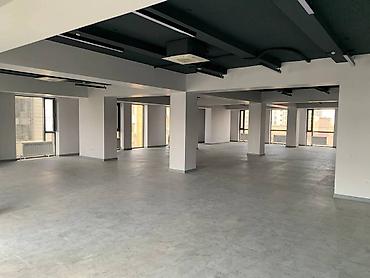 машиноместо: Аренда офисов, 260 м², В бизнес центре, С видом на горы, 1 линия, С отдельной кухней — 3