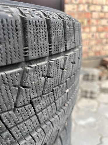 Шины: Шины 225 / 50 / R 17, Зима, Б/у, Комплект, Легковые, Япония, Bridgestone