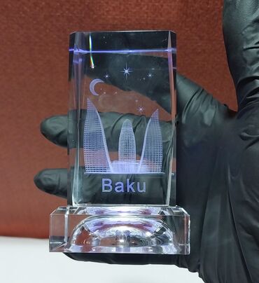 Hədiyyələr: Alov binaları olan suvenir satılır. Bərk şüşədən hazırlanıb, möhkəm — 5