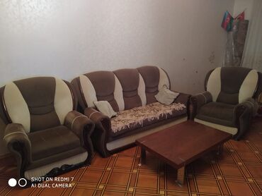 qonağ dəsti: Журнальный стол, Диван и кресла