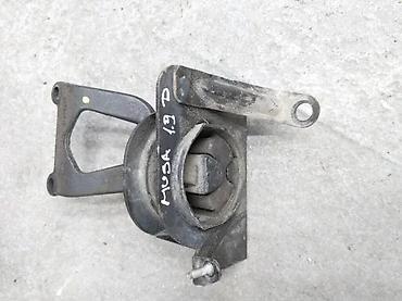 Auto oprema: Lancia Musa 1.9 jtd desni nosac motora. Lancia Musa 1.9 jtd desni — 1