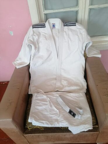 İdman formaları: Məhsul: Judo/ciyudo üçün komplekt formalar Təsvir: - Brend: Adidas — 14