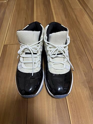 Мужская обувь: Мужские кроссовки, 44, Air Jordan, Б/у, цвет - Белый, Самовывоз, Платная доставка — 1