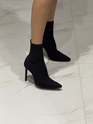 Botinka və botilyonlar: Zara. Надела один раз на мероприятие. Как новая. Размер 38. Удобная -da lalafo.az — 7 Botinka və botilyonlar: Zara. Надела один раз на мероприятие. Как новая. Размер 38. Удобная — 7