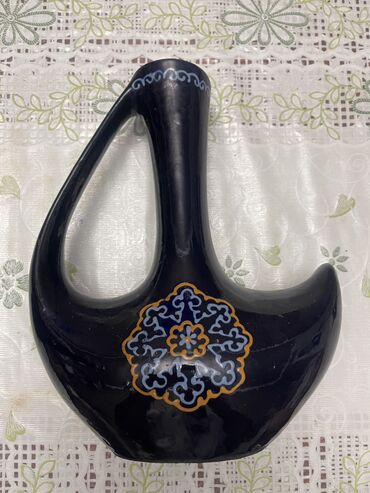дом продаю: Продается две глиняные вазы. Советского качества. Без сколов. Каждая