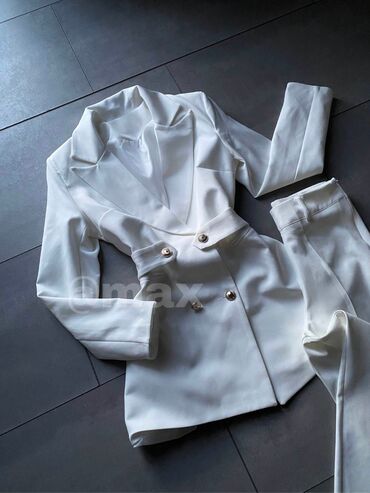 Kompleti: New,,Royal Dreamer’’Suitvelicine:36/38/40/42/44/46 Boje:Crna Bela — 14