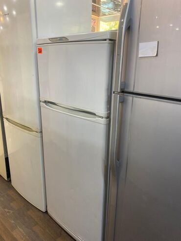 Mətbəx kombaynları və doğrayıcıları: 2 qapılı Indesit Soyuducu Satılır, rəng - Ağ