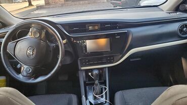 Toyota: Toyota Corolla: 2018 г., 1.8 л, Автомат, Бензин, Кроссовер
