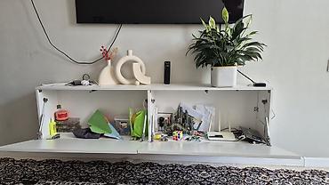 study table: Тумба и подставка для телевизора, Б/у, Подвесная, ЛДСП, Самовывоз, Платная доставка, цвет - Белый — 2