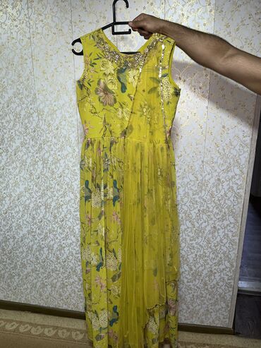 платье зеленое: Продаю платье 50-52 размера