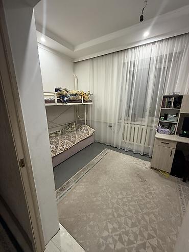 Кыймылсыз мүлк: 🏡 Продаётся 5-комнатный дом 📍 Кара-Балта, район Военкомата 🏠 Площадь — 3